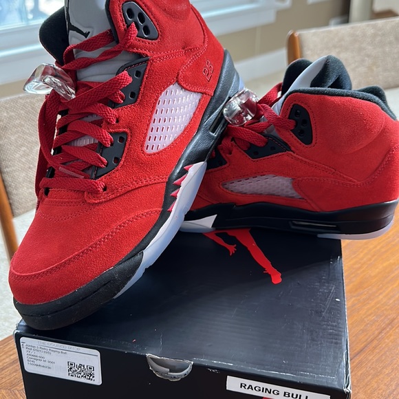 Brand New Retro GS Raging Bull Jordan’s - Picture 10 of 10